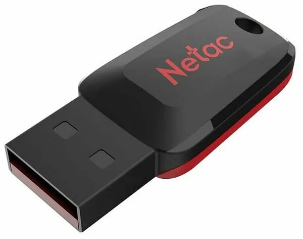 накопитель памяти 32 гб Netac U197 32 ГБ, 1 шт., черный красный - изображение №1