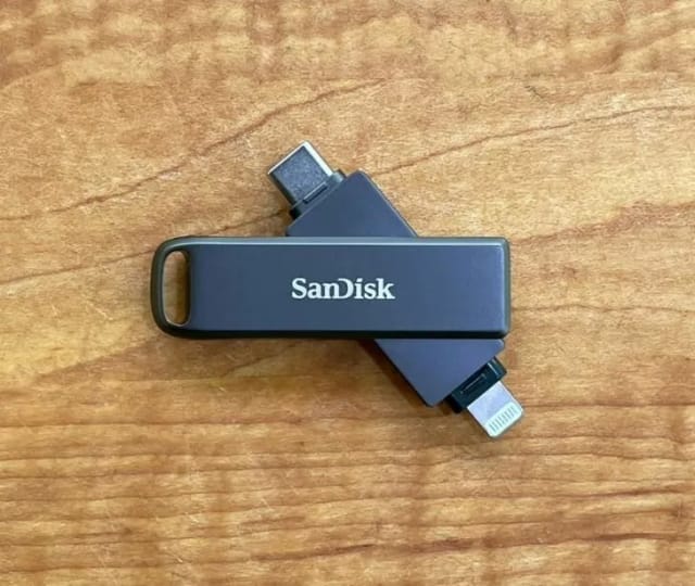 Флешка SanDisk 128GB iXpand Luxe Type-C, Lightning - изображение №19